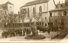 CPA 63  CLERMONT FERRAND PENSIONNAT SAINTE MARGUERITE COUR COTE SUD - Clermont Ferrand
