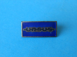URSUS Tractors  # 2 ( Vintage Enamel Pin ) * Badge Tractor Tracteur Traktor Trattore Anstecknadel Distintivo - Traktoren