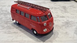 VOLKSWAGEN COMBI SPLIT  . " POMPIER ALLEMAND "  VITESSE . L : 10cm - Vitesse