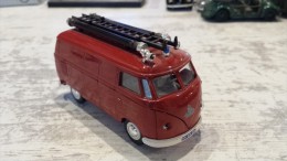 VOLKSWAGEN COMBI SPLIT  . " POMPIER BRANDWEER ROTTERDAM K8 "  VITESSE . L : 10cm - Vitesse