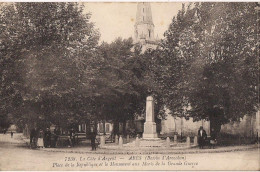 ARES PLACE DE LA REPUBLIQUE ET LE MONUMENT AUX MORTS DE LA GRANDE GUERRE CPA ANIMEE - Arès