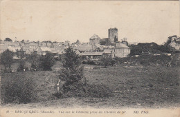Delcampe - CPA Bricquebec, Vue Sur Le Vieux Château Prise Du Chemin De Fer  (pk17184) - Bricquebec