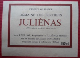 - JULIENAS - DOMAINE DES BERTHETS- JEAN RESILLOT Propriétaire à JULIENAS (Rhône) - Beaujolais