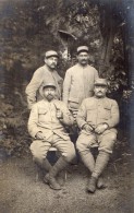 CPA 1400 - MILITARIA - Carte Photo Militaire -  Soldats N° 55 Sur Les Cols - Personen