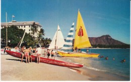 Honolulu Hawaii, Waikiki Beach Catamarans And Outrigger Boats, C1950s Vintage Postcard - Honolulu