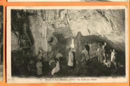 MN7-09  Grotte De La Balme, La Salle Du Moine. TRES ANIME. Höhle Von La Balme Isère. Non Circulé - La Balme-les-Grottes
