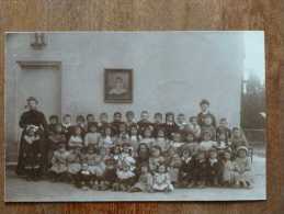 INDRE ET LOIRE  37  NEUVY LE ROI  GROUPE D'ENFANTS  CARTE PHOTO - Neuvy-le-Roi