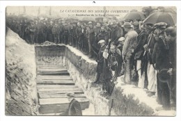 CPA - France 62 -  CATASTROPHE DES MINES DE COURRIERES - Bénédiction De La Fosse Commune  // - Henin-Beaumont