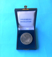 ZAGREB SUMMER UNIVERSIADE 1987 (FISU) * Official Silver Plated Medal In Box For SILVER DONOR * Universiadi Universiada - Habillement, Souvenirs & Autres
