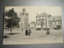 La Grande Place - Saint Riquier