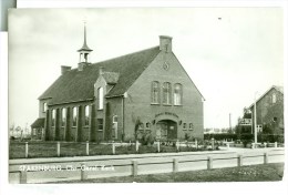 SPAKENBURG * CHR. GEREF. KERK * KLEDERDRACHT * ANSICHTKAART * CPA *  (3559w) - Spakenburg