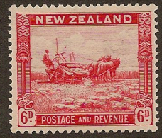 NZ 1935 6d Harvesting SG 585 HM #MQ122 - Unused Stamps