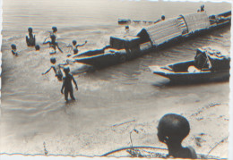 Congo, Enfants Près De Pirogues, Dos Divisé, Photo Mission Sagesse, N'a Pas Circulé, EXCELLENT ÉTAT, ÉTAT NEUF - Other & Unclassified