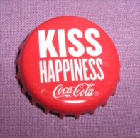 Coca-cola - Bottle Cap / Magnet - Kiss Happiness, Croatia, 2015. - Mützen/Caps