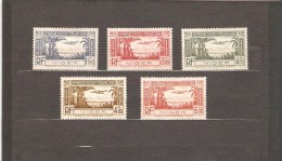 NIGER   POSTE AERIENNE N° 1/5 NEUF * - Unused Stamps