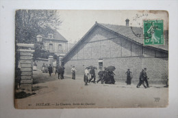 76 : Duclair - La Clouterie , Sortie Des Ouvriers - Duclair