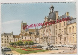 77 - MEAUX - L' HOTEL DE VILLE ET LA CATHEDRALE SAINT ETIENNE - Meaux