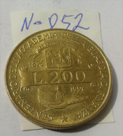 ITALIE ITALY 200 LIRE 1996 . KM#184    ( Lot - N -852) - 200 Liras