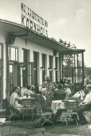 Dessau Gaststätte Kornhaus Personen An Der Terrasse Sw 1960 - Dessau