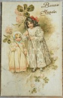 Superbe Cpa Precurseur LITHO SUR SOIE Illustrateur Clappsaddle ? Voeux Enfant Fille Fleur Trefle Voyagé 1907 Vers JETTE - Cartes Porcelaine