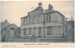 BEYNES - La Mairie Et L'Ecole - Beynes