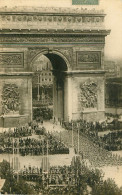 Militaria - Militaires - Régiments -Paris- Arrondissement 08 - Arc De Triomphe -Fêtes De La Victoire 1919 - Carte Photo - Guerra 1914-18