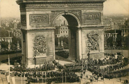 Militaria - Militaires - Régiments -Paris- Arrondissement 08 - Arc De Triomphe - Fêtes De La Victoire 1919 - Carte Photo - Guerra 1914-18