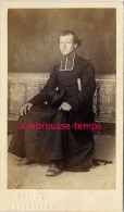 Vers 1860-CDV Très Belle Photo D'un Jeune Prêtre-photographe BOT ML - Old (before 1900)