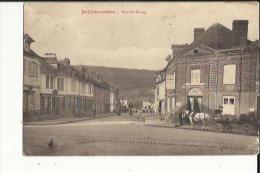 Bellencombre  76    La Rue Du Bourg Bien Animée-Epicerie-Hotel Et Attelage En Livraison - Bellencombre