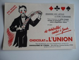 BUVARD Chocolat De L'UNION. MAGICIEN, CARTES à JOUER . Années 50. TBE. Chocolaterie De L'Union à LYON. Filigrane ANNONAY - Cocoa & Chocolat