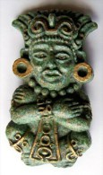 UN PERSONNAGE - GUERRIER MAYA AZTEQUE AZTEC ? RESINE COMPOSITE VERT JADE OR 10,5 X 5,5 X 2,5cm SOLDE MAGASIN N° 9 - Art Populaire