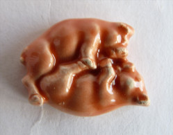 Delcampe - FEVE MOULIN A HUILE Série LE KAMASUTRA DES COCHONS - FEVE 1 - Tiere