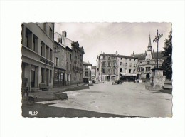 CPSM 43 CRAPONNE SUR ARZON Place De La Croix De Mission Et Hotel De Ville - Craponne Sur Arzon