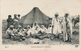 ETHNIQUES ET CULTURES - AFRIQUE DU NORD - Arabes Préparant Le Méchoui - Afrique