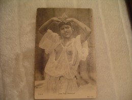 Cpa  Jeune Fille Mauresque  ND Phot  Femme Seins Nus Nude  1905 - Afrique