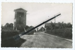 CPSM - Courtomer - Route De Sées - Le Calvaire Et Le Château D'eau - Courtomer