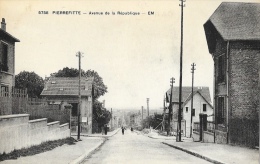 Pierrefitte-sur-Seine - Avenue De La République - Carte E.M. N°5758 Non Circulée - Pierrefitte Sur Seine