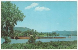 Barges, A Familiar Scene In The Industrial Ohio Valley - Sonstige & Ohne Zuordnung