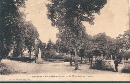 CELLES - Sur - BELLE       (  79  )     Le  Monument  Aux  Morts - Celles-sur-Belle