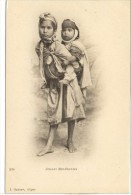 Carte Postale Ancienne Algérie - Jeunes Mendiantes - Filles - Kinderen