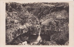 974 - ILE DE LA REUNION  - SAINT PAUL - ST  GILLES LES BAINS - Le Bassin Et Cascade Du CORMORAN - Saint Paul