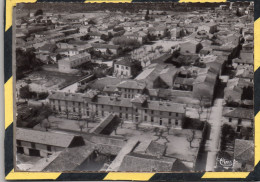 VERITABLE CARTE-PHOTO. - . VERGEZE - VUE AERIENNE 35834 - DU VILLAGE ET LE GROUPE SCOLAIRE - Vergèze