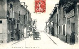N°6852A -cpa Luc Sur Mer -la Rue De La Mer- - Luc Sur Mer