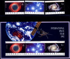 SPACE-INTERNATIONAL YEAR OF SPACE-MS WITH SET OF 3-AUSTRALIA-1992-MNH-B4-335 - Verzamelingen