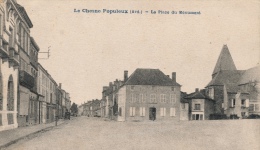 ( CPA 08 )  LE CHESNE POPULEUX  /  La Place Du Monument  - - Le Chesne