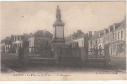 CPA Gourin, Place De La Victoire, Le Monument (pk18769) - Gourin