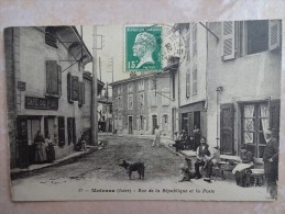 CPA 38 MOIRANS Rue De La République Et La Poste - Animée - Moirans