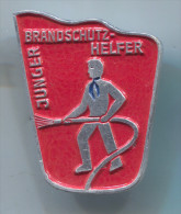 Fireman, Pompier, Firefighters, Bombero, Feuerwehr - DDR East Germany, Vintage Pin  Badge, 40 X 30 Mm - Firemen