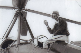 Aviation - Femme Pilote Aviatrice Amelia Earhart - Avion  - Aviation Pioneer - America's Premier Aviatrice - Piloten