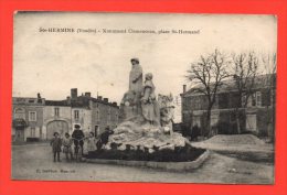 SAINTE HERMINE - Monument Clemenceau, Place St Hermand. (animation) - Sainte Hermine